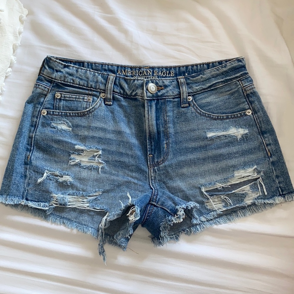 American Eagle Distressed shorts